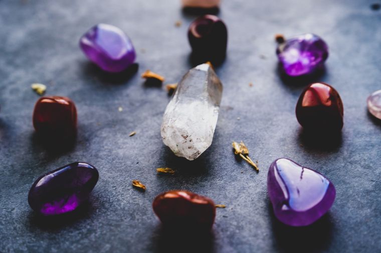 Según el feng shui y la astrología china las piedras son un elemento de protección, equilibrio y contribuyen a la energía. Foto: Unsplash