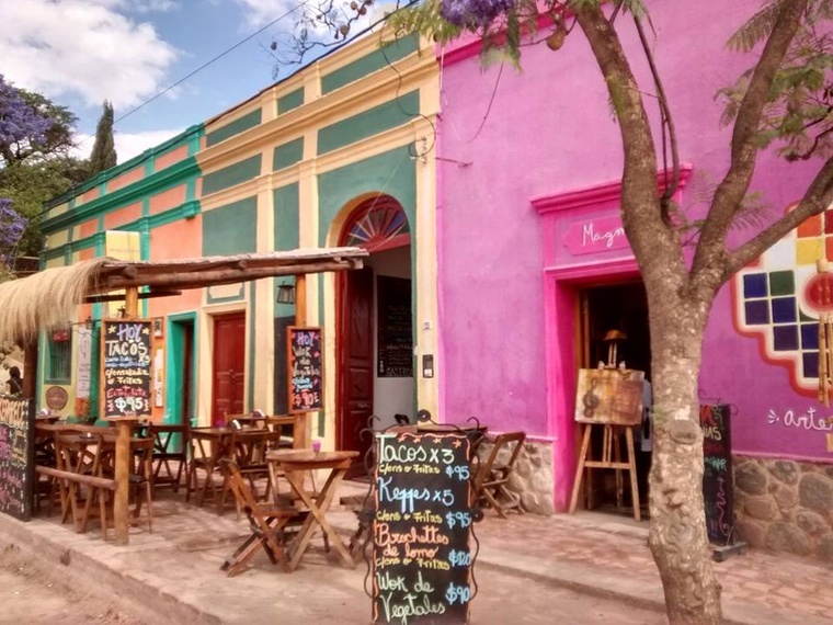 San Marcos Sierras, uno de los pueblos bohemios de Córdoba, tiene al río Quilpo como protagonista. San Marcos Sierras, uno de los pueblos bohemios de Córdoba, tiene al río Quilpo como protagonista.