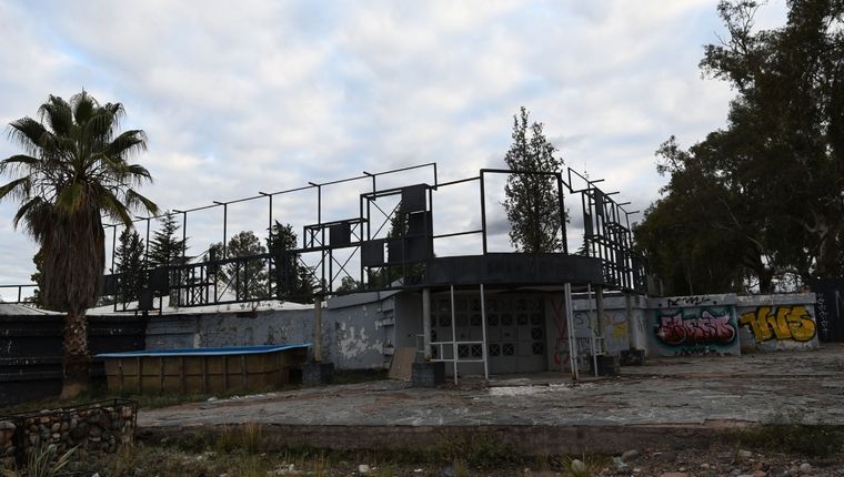 Los boliches de Chacras también brillaron en los ´90 y hoy están en ruinas. Los boliches de Chacras también brillaron en los ´90 y hoy están en ruinas.