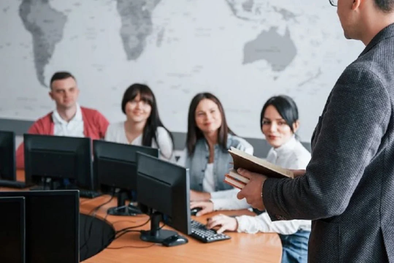 MDZol | La falta de educación financiera es una deuda pendiente que afecta a millones de argentinos, en especial jóvenes. Foto: Archivo MDZ