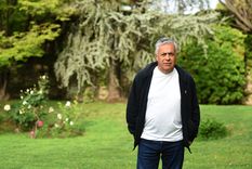 El gobernador Alfredo Cornejo, en la residencia oficial.