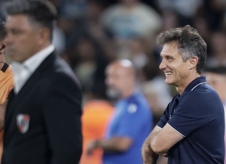 Guillermo sonríe, Gallardo sufre. Fue durante el 1-0 de Vélez ante River en el José Amalfitani que sentenció el segundo ciclo del Muñeco.&nbsp;