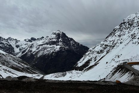 Tras una reunión entre autoridades de Chile y Argentina, se comunicó oficialmente la reapertura del paso a Chile, clave para el tránsito internacional. Tras una reunión entre autoridades de Chile y Argentina, se comunicó oficialmente la reapertura del paso a Chile, clave para el tránsito internacional.