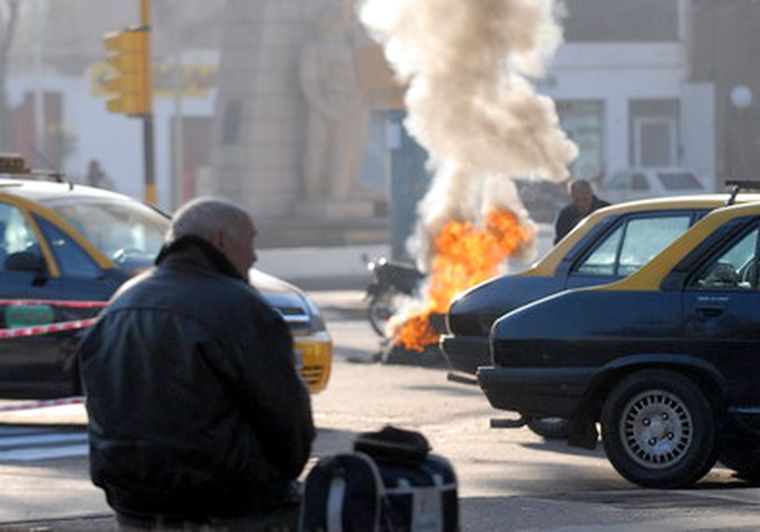 El paro convocó a trescientos móviles. Foto: Marcelo Ruiz/ MDZ