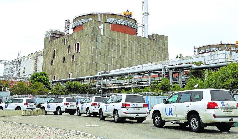 La misión del OIEA, en la planta. Foto: ElCorreo.