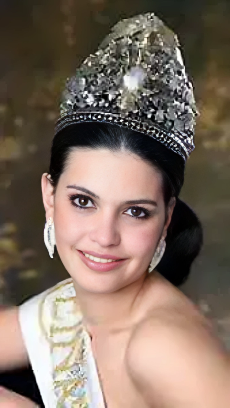 María Flor Destefanisde Santa Rosa fue coronada Reina Nacional de la Vendimia del 2010.