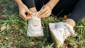zapatillas Una limpieza fácil y efectiva. Foto: Fuente: Freepik