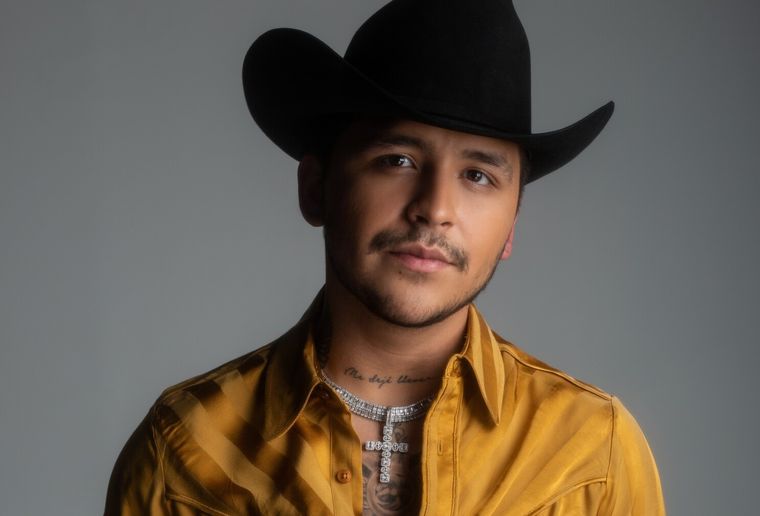 Foto: https://www.latimes.com/espanol/entretenimiento/articulo/2020-11-17/el-compositor-de-christian-nodal-y-maluma-la-musica-latina-debe-dejar-de-sonar-igual