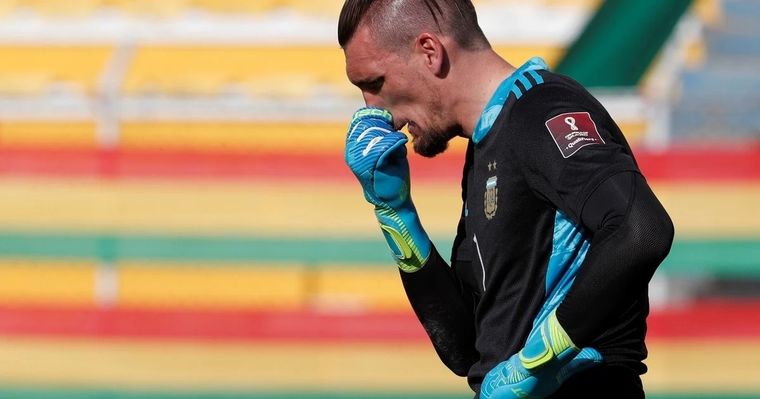 Franco Armani sigue dando positivo y quedaría afuera de la lista para la Copa América. Foto: Olé