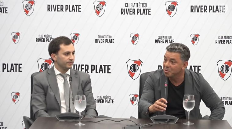 Di Carlo fue a hablar con Gallardo y el plantel de River tras la dura derrota ante Boca. Di Carlo fue a hablar con Gallardo y el plantel de River tras la dura derrota ante Boca.