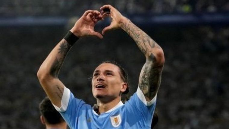 Darwin recordó la victoria charrúa en la Bombonera. Foto: @Uruguay