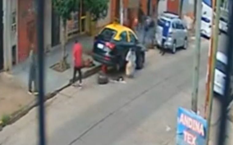 El hecho ocurrió en la calle Chilavert.  Foto: Captura de pantalla