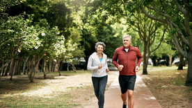 Casi la mitad de los encuestados considera que mejoró la calidad de vida entre las personas de mayor edad Casi la mitad de los encuestados considera que mejoró la calidad de vida entre las personas de mayor edad