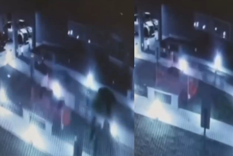 El momento del derrumbe del techo del estacionamiento del edificio en Parque Patricios. El momento del derrumbe del techo del estacionamiento del edificio en Parque Patricios.