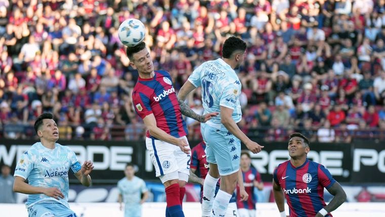 San Lorenzo y Racing juegan en el Gasómetro. Foto: NA