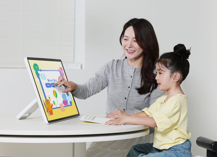 La línea Moving Style incorpora el sistema Tizen y compatibilidad con Google Cast y AirPlay. La línea Moving Style incorpora el sistema Tizen y compatibilidad con Google Cast y AirPlay.