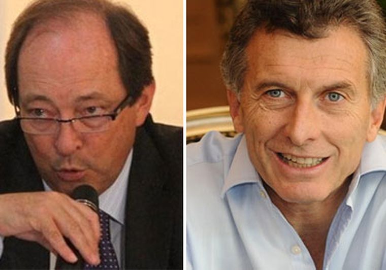 Sanz ve a Macri como un actor secundario.