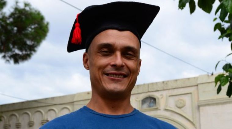 Sánchez Sapag se recibió de abogado en 2020. Sánchez Sapag se recibió de abogado en 2020.