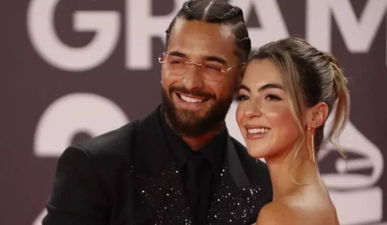 Maluma, cada vez más enamorado de su novia Susana Gómez.