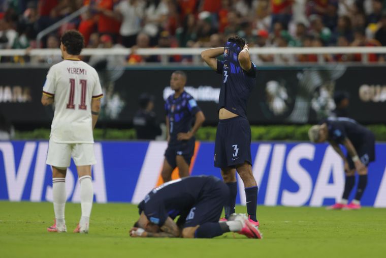 Uruguay quedó eliminada al perder con España en el Estadio AKRON de Guadalajara, México.