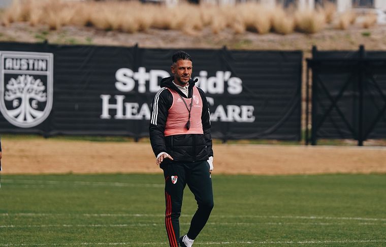 Martín Demichelis El Millonario oficializó la llegada de Enzo Díaz.