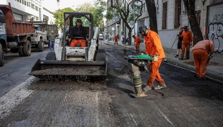 Plan Verano de repavimentación en la Ciudad: cuáles son las 200 avenidas y calles que estarán en obra entre enero y marzo.