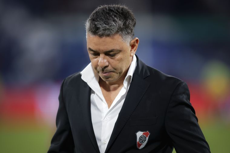 Marcelo Gallardo tiene 48hs para analizar su futuro en River. Marcelo Gallardo tiene 48hs para analizar su futuro en River.