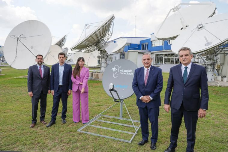 Leal, junto a referentes del kirchnerismo. Luego fue funcionario de Milei. Leal, junto a referentes del kirchnerismo. Luego fue funcionario de Milei.