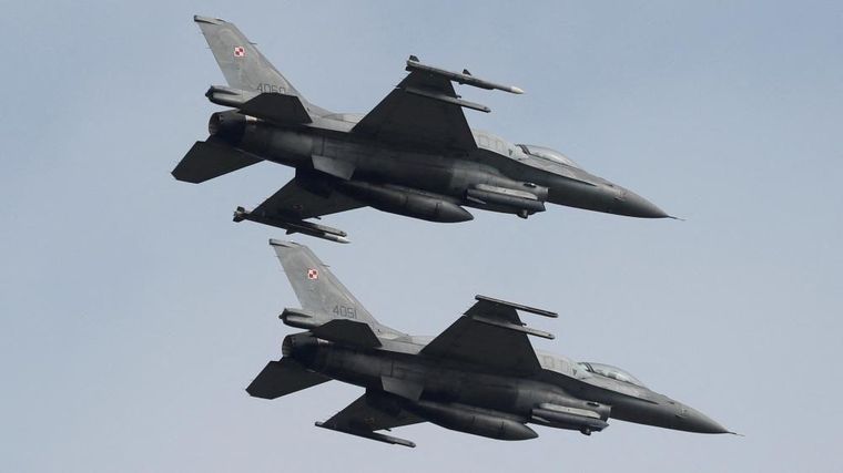Cazas polacos sobrevolaron el espacio aéreo del país, vecino con Ucrania, para impedir que el paso de drones o misiles rusos.