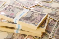 El yen japones se debilitó en los últimos meses y golpeó a la Bolsa de Tokio. Foto: Shutterstock