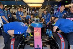 Franco Colapinto se reencontró con el mecánico de Alpine por el cual lo sancionaron con un Stop and Go de 10 segundos en el GP de Australia. Franco Colapinto se reencontró con el mecánico de Alpine por el cual lo sancionaron con un Stop and Go de 10 segundos en el GP de Australia.