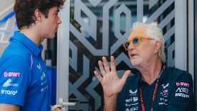 Flavio Briatore, distendido junto a Franco Colapinto. Flavio Briatore, distendido junto a Franco Colapinto.