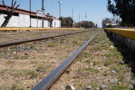 Tren de cercanías desde Junín a Maipú. Tren de cercanías desde Junín a Maipú.