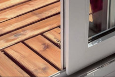 Aplicado con un cepillo, permite una limpieza profunda sin dañar las superficies. Foto: Shutterstock