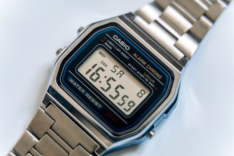 La línea de relojes clásicos de Casio sigue vigente en 2026 con funciones de smartwatch.