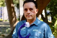 Mauricio Hoyos lleva 30 años estudiando el comportamiento de diferentes especies de tiburones.