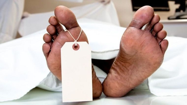 No contar los muertos por covid-19 tiene un alto costo sanitario y económico. Foto: AFP