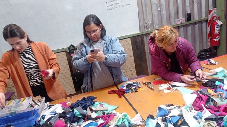 Confección de lencería, uno de los talleres que ofrece Godoy Cruz. Confección de lencería, uno de los talleres que ofrece Godoy Cruz.