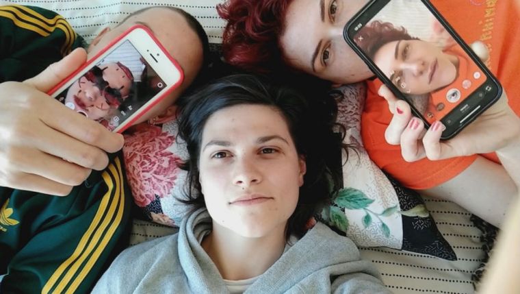 Disponible en Cine Universidad. Disponible en Cine Universidad.