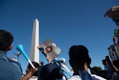 el obelisco, una vieja medalla y un anhelo sin tiempo el obelisco, una vieja medalla y un anhelo sin tiempo