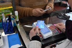 Los usuarios de tarjetas de crédito recibirán una importante devolución. Foto: ALF PONCE MERCADO / MDZ