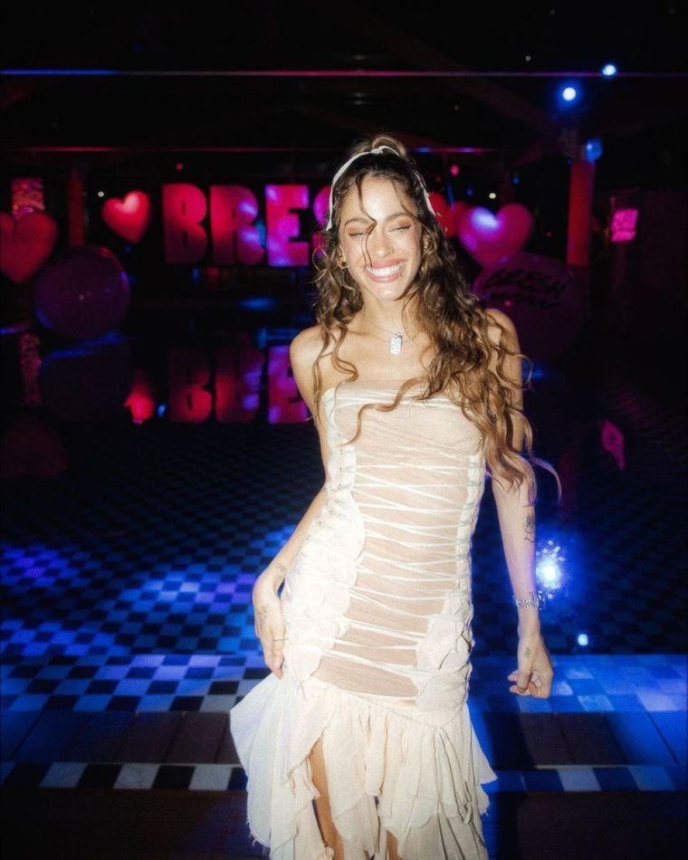 Tini Stoessel vs Paris Hilton: 21 años de diferencia y un mismo vestido Foto: Instagram