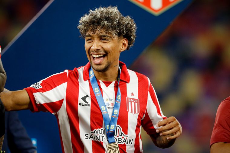 Se despide de Estudiantes de La Plata. Cristian Medina era una pieza clave en el equipo de Eduardo Domínguez, donde conquistó dos títulos.