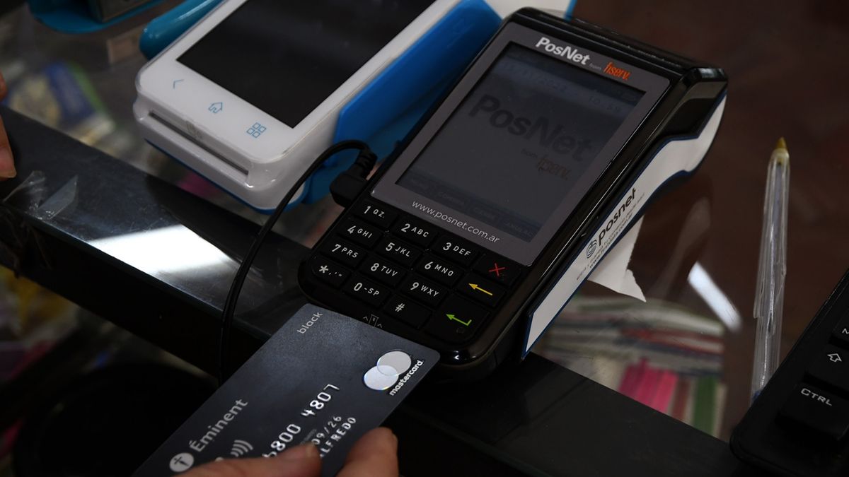 Las familias argentinas destinan cada vez más plata a pagar impuestos y servicios