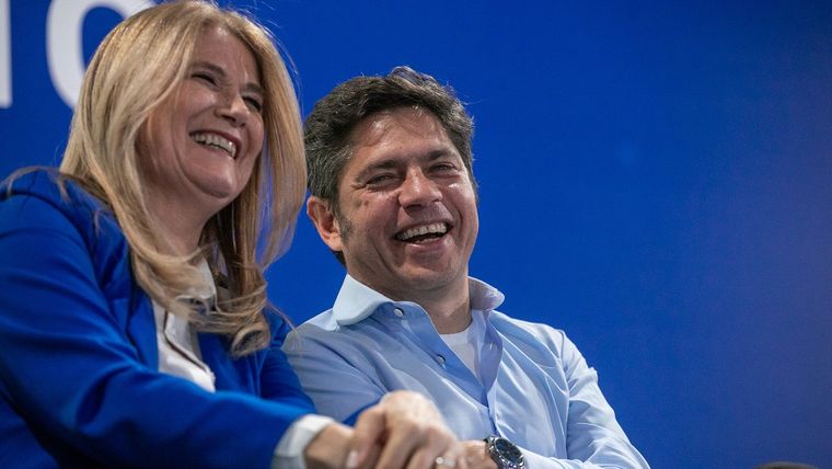 Axel Kicillof junto a Verónica Magario.