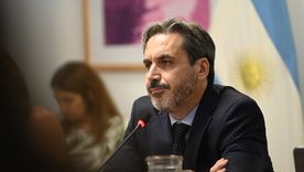 El Juez Federal de La Plata con Competencia en la provincia de Buenos Aires, Alejo Ramos Padilla determino que La Junta Electoral debe decidir si se reimprimen las boletas en la provincia de Buenos Aires con la foto de Diego Santilli