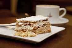 Un delicioso postre hojaldrado, perfecto para agasajar a tus seres queridos