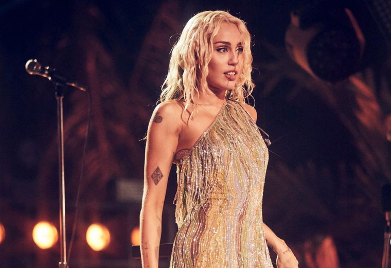 Miley Cyrus tiene un estilo único para vestirse. Foto: Instagram @mileycyrus