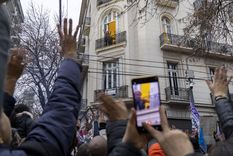 Hace una semana que los manifestantes se congregan en la casa de Cristina Fernández de Kirchner. Hace una semana que los manifestantes se congregan en la casa de Cristina Fernández de Kirchner.