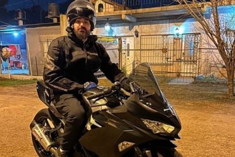 Matías Adrián Dibastiani (35) murió al chocar su moto contra un poste en Libertad, Merlo Foto: Foto: redes sociales